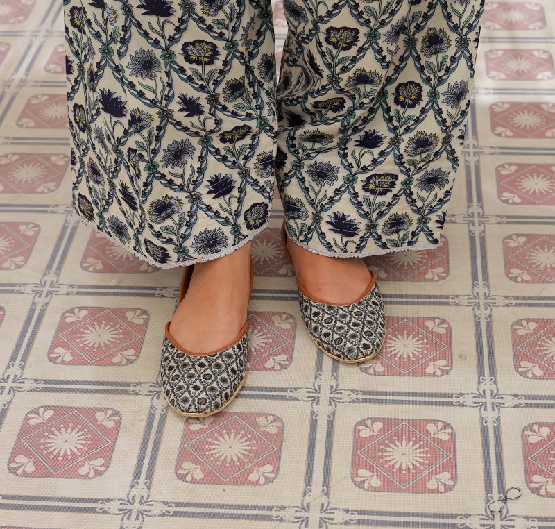 Frosted Florals (Farshi Shalwar) Stitched X KHUSSA (COMBO SET)