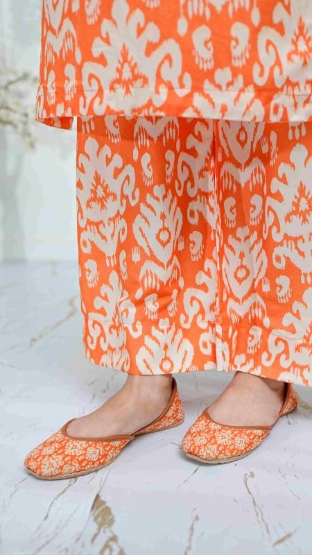 Amber Ikat Unstitched X Khussa (Combo Set)