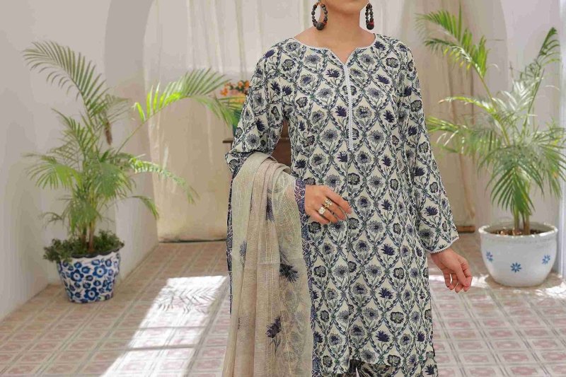 Frosted Florals (Farshi Shalwar)